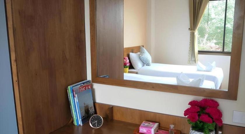 Regent Room Hotel 素叻他尼 外观 照片