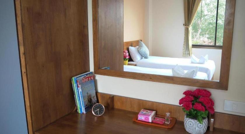 Regent Room Hotel 素叻他尼 外观 照片
